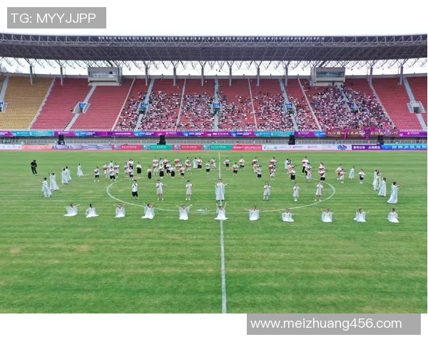 足球明星们的闪光舞蹈视频展现激情与魅力引领全场热潮